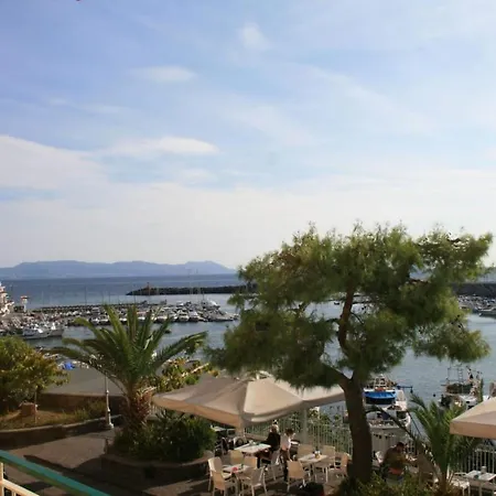 B&B Torre Del Greco 4* 托雷德尔格雷科